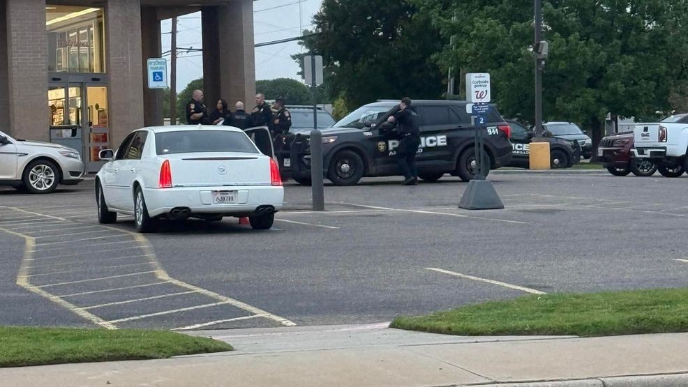 Image for story: Suspects wanted for stealing Rx drugs from Walgreens in Amarillo arrested nearly 600 miles