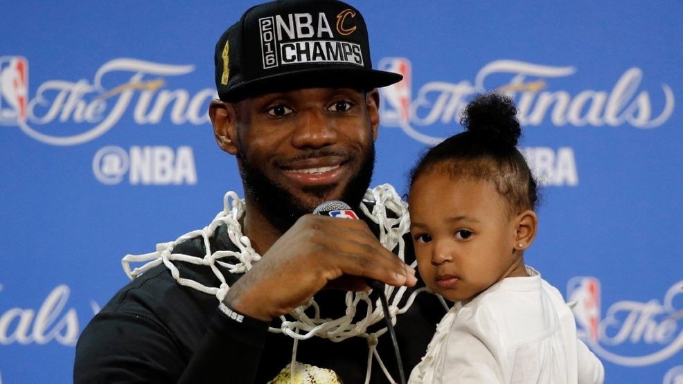 Image for story: LeBron James promises to 'protect' daughter after Trump victory