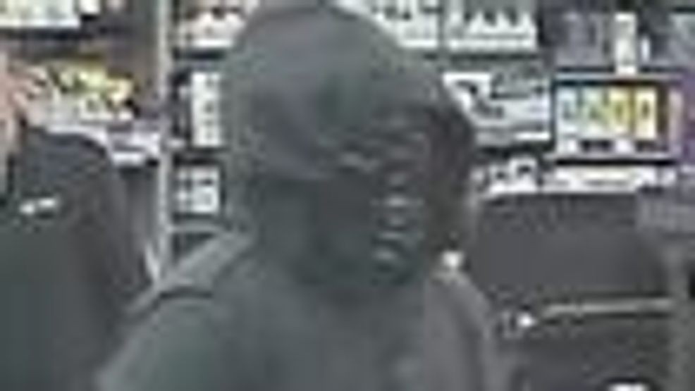 Image for story: $1K reward offered for tips leading to arrest of man who robbed Toot'n Totum at knifepoint