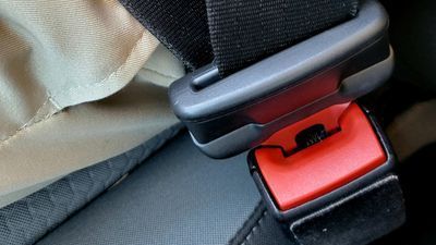 Image for story: Oklahoma Senate approves bill to require passengers 16 and under to wear seat belt