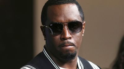 Image for story: Sean 'Diddy' Combs returns key to New York City in wake of Cassie attack video