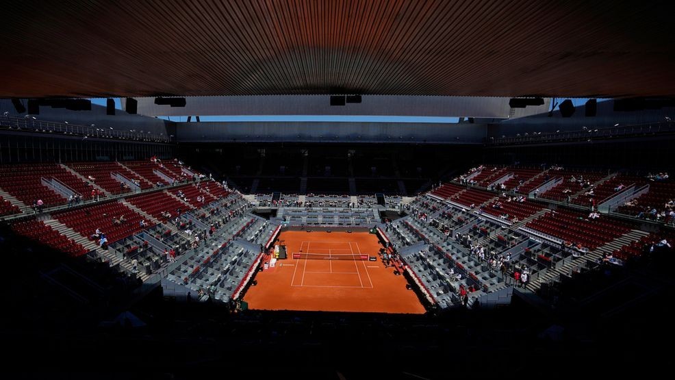 Image for story: Spain and Portugal power outage causes chaos, trains halted and flights delayed