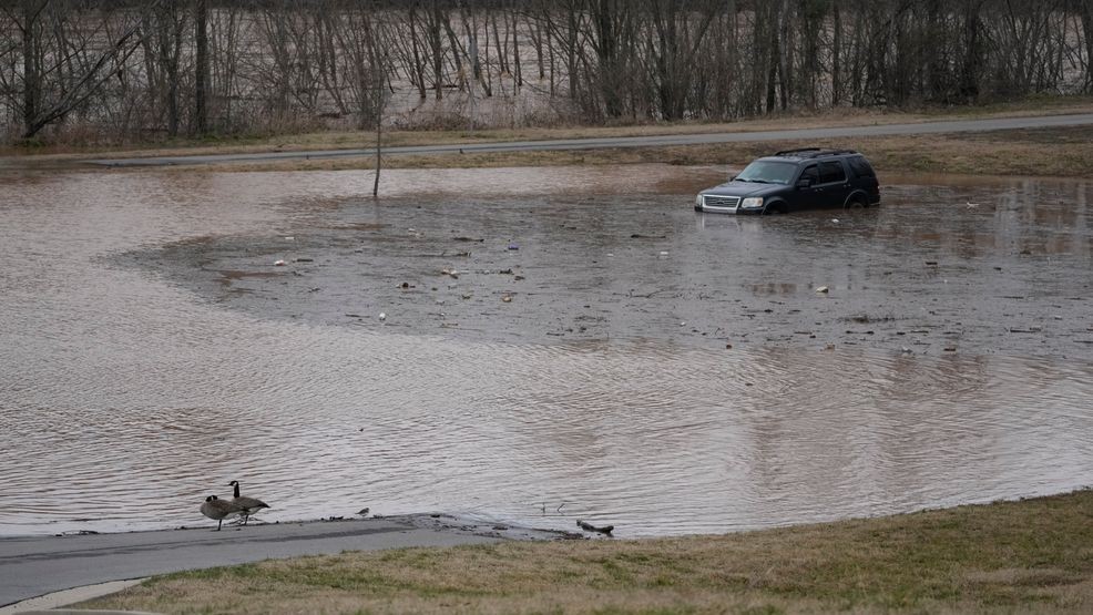Image for story: Oklahoma flooding kills two as severe weather threatens Midwest and South
