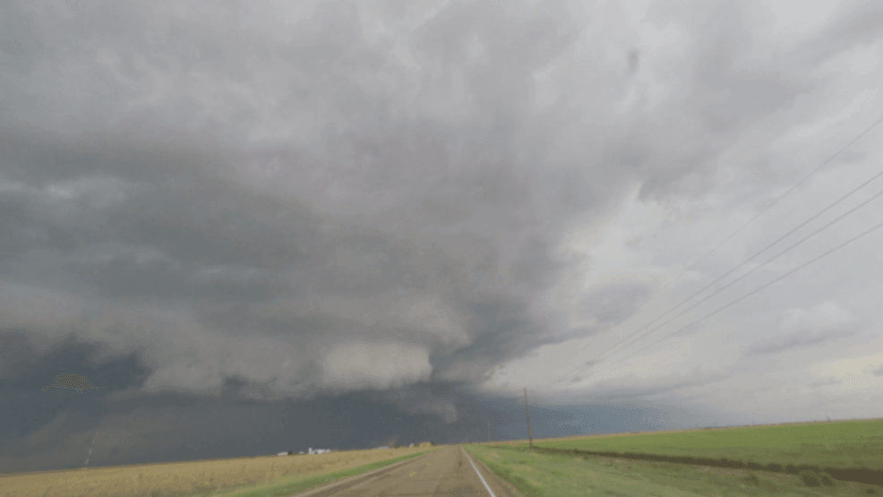 Image for story: Oklahoma storm chasers oppose licensing bill, fear increased danger
